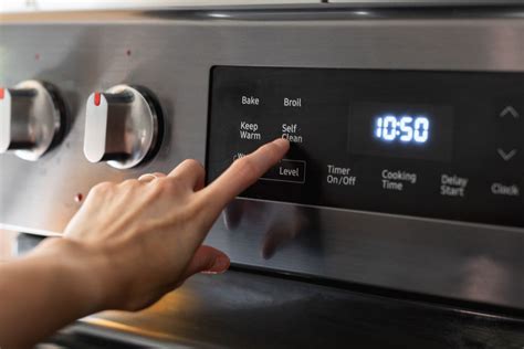 are gas ovens self cleaning